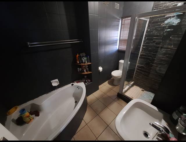 3 BEDROOM FREESTANDING FOR SALE IN VANDERBIJLPARK SE 1